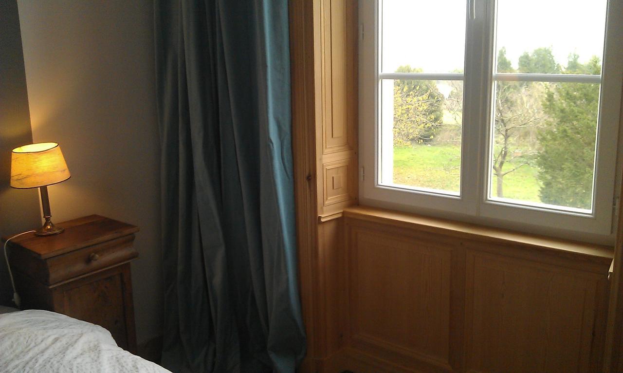 Le Dojo Du Plessis Bed & Breakfast Mareuil  Ruang foto