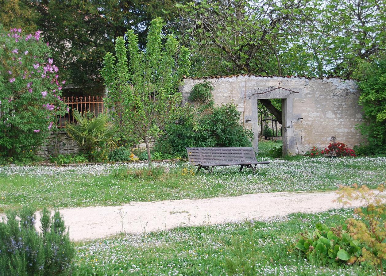 Le Dojo Du Plessis Bed & Breakfast Mareuil  Bagian luar foto